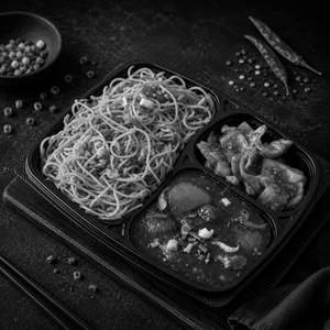 Chicken Chilli Garlic Noodle + Chicken Chilli Gravy