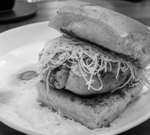 Butter Jain Vada Pav