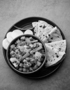 Mix veg with 4 butter roti