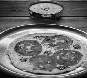 Tomato Uttapam