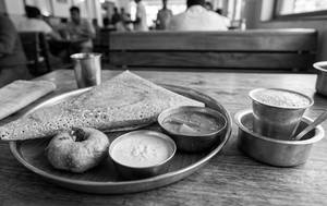 Plain Dosa + Vada(1pc) + Tea               