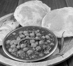 Chhole bhatura