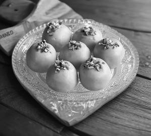 Besan Laddu