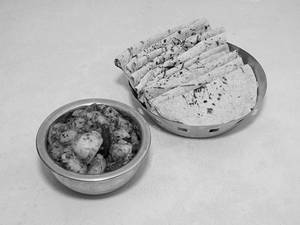 10 Phulka +  Full Portion Of Aloo Jeera Dry