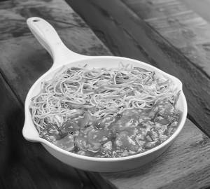 Veg Chowmein with Chilli Paneer Gravy