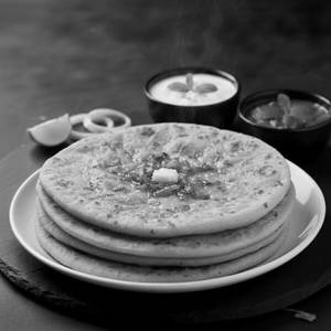 Stuffed Pyaz Kulcha (1 Pc.)