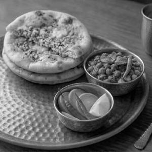 Paneer Kulche With Chole