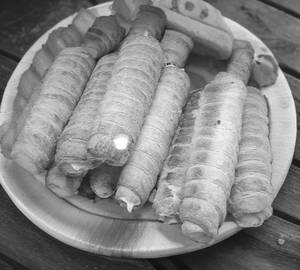 Cream Roll [ 2 Pieces ]