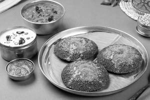 Ragi Ghee Podi Idli (3Pc)
