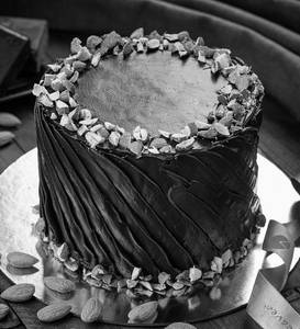 Roasted Almond Premium Exotic Cake 