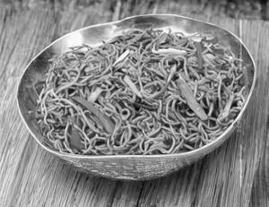 Schezwan Veg Fried Noodles (serves 1-2)