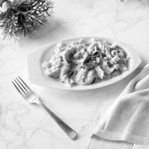White Sauce Cheesy Pasta