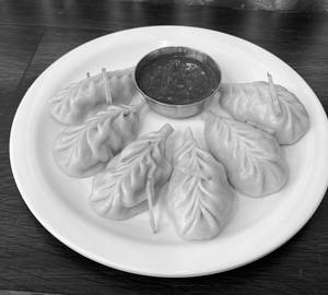 Steamed pork momos