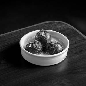 Gulab Jamun With Rabdi