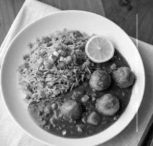 Veg Fried Rice(Half)+ Veg Manchurian Gravy(Half)