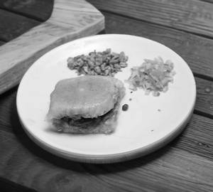 Garam Mithi Dabeli