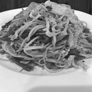 Chilli Garlic Noodles (Chicken)