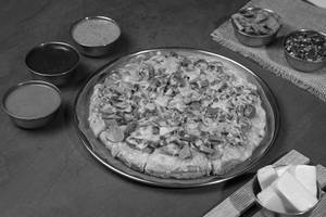 Mushroom Cheese Pizza