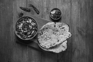Garlic Naan (3nos) With Veg Kolhapuri