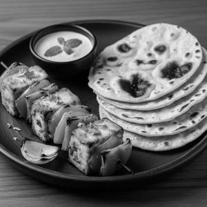 Panner tikka + 5 Roti