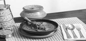 Rogan Josh Group (Bone-In)