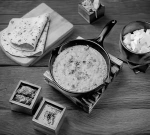 Paneer Bhurji With 2 Paratha