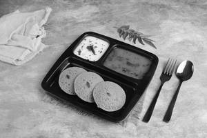 Schezwan Idli [3pcs]