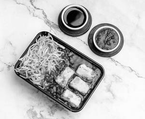 Jain Paneer Chilly Hakka Noodle Bowl