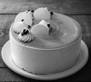 Special Butterscotch Eggless Cake (500 Grams)