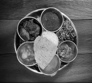 Chicken With Bambooshot Thali