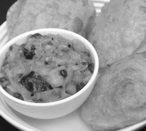 5 Missi Poori With Subji