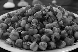 Fried Garlic With Chana