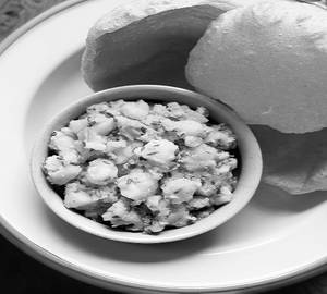 Aalu Sabzi With 8 Puri