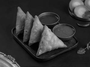 Mini Onion Samosa [4 Pieces]