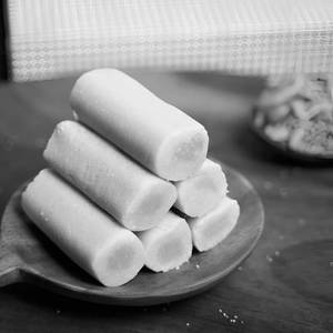 Kaju Pista Roll