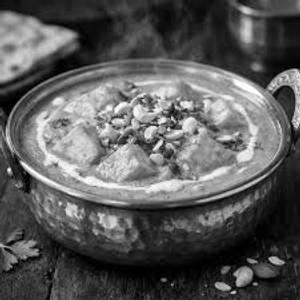 Shahi Paneer (Rich Cashew Gravy)