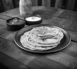 Aloo Paratha 1 Pcs With Dahi
