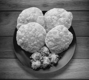 Dalpuri with dum aloo 15pc