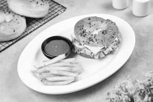 Veg Bagel Club Sandwich With Fries