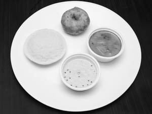 2 Idli + 1 Vada            