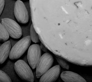 Badam Kewda Kulfi [100 grams]