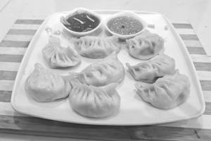 Chicken Steamed Momos [Khumbuka Special Juicy Momo]