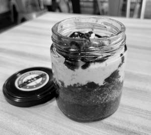 Choco Chips Jar Cake