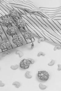 Kaju Cookies.