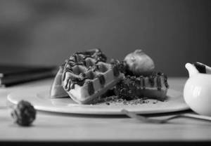 Strawberry / Chocolate Waffle (with Ice-cream)