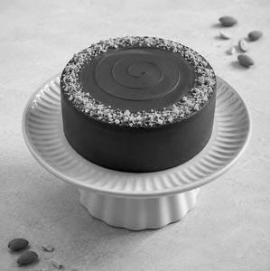 Chocolate and Almond Crunch Cake