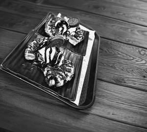 Oreo / Kitkat Waffle (with Ice-cream)