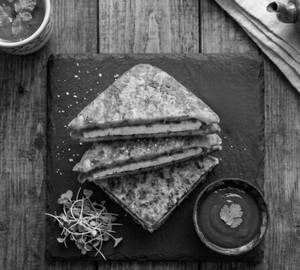 Besan Paneer Sandwich [2 Pieces]