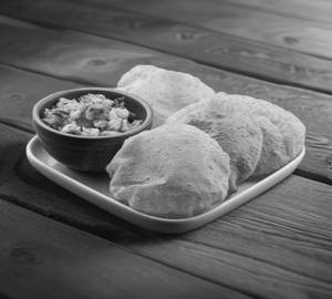Aloo Pyaaz Dry Half With 5 Poori