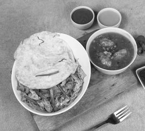 Chicken Triple Noodles With Omelette & Schezwan Gravy